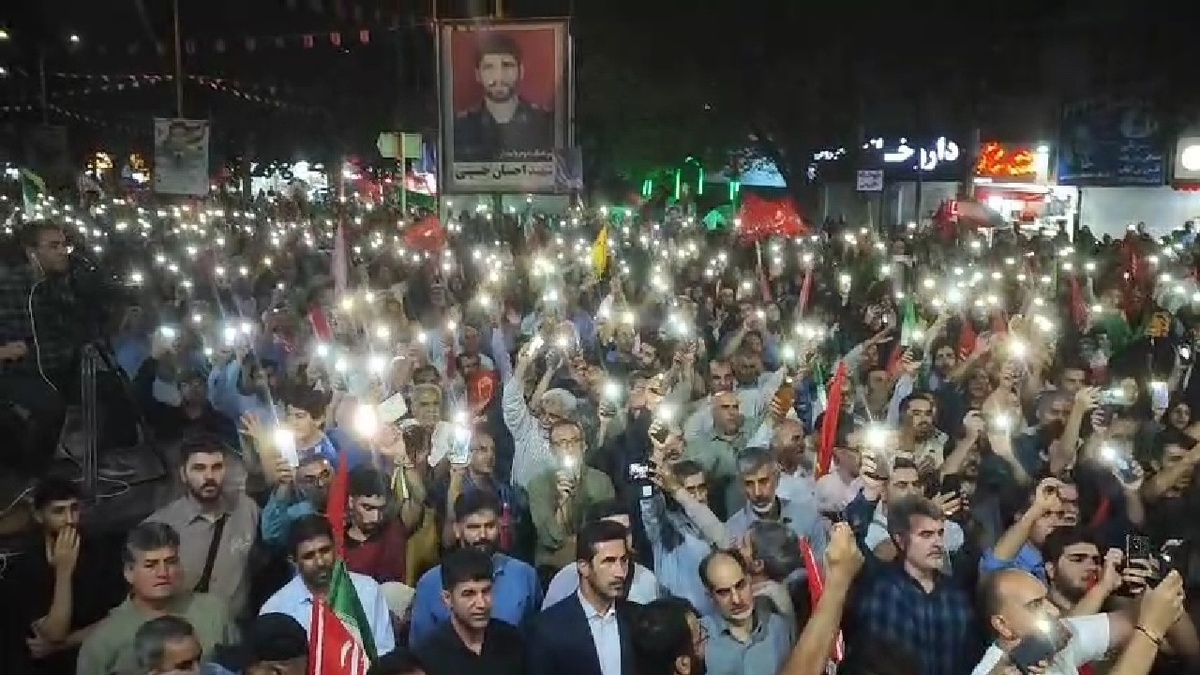 باشگاه خبرنگاران -حماسه‌خوانی کربلایی محسن محمدی‌پناه در موج ۱۶۸ سنگر خیابان انقلاب + فیلم