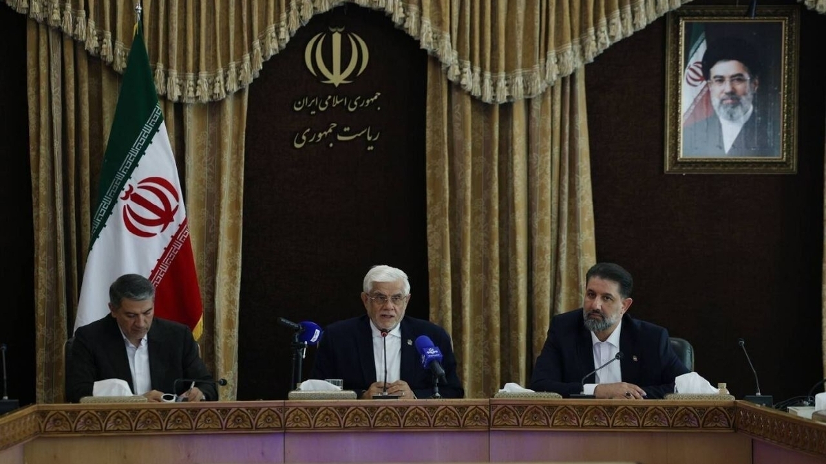 باشگاه خبرنگاران -عارف: دشمن پس از شکست نظامی به‌دنبال فروپاشی اجتماعی از مسیر فشار اقتصادی است
