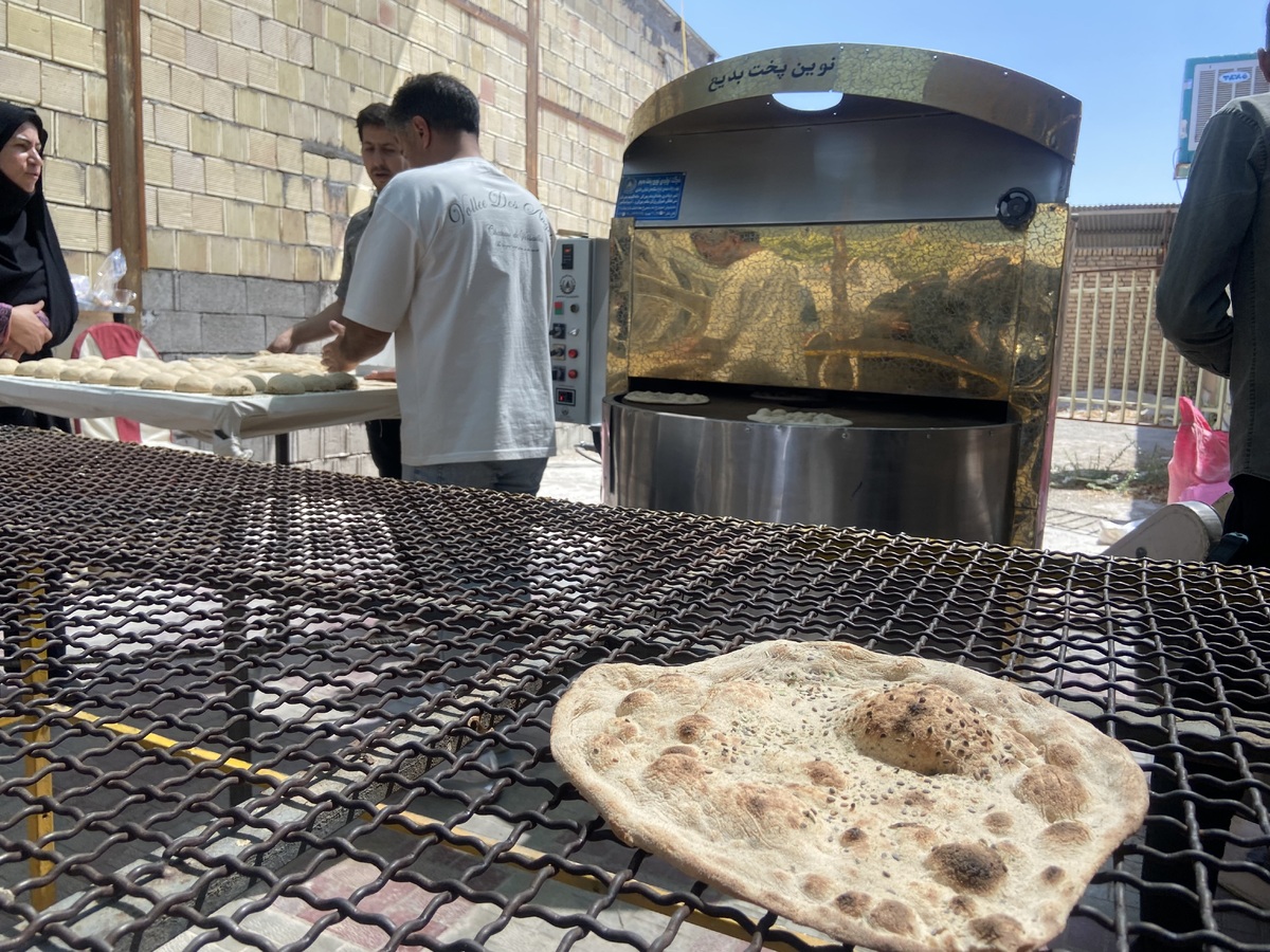 باشگاه خبرنگاران -افزایش سلامت جامعه با مصرف نان کامل/ ماهانه ١٠٠ تن آرد کامل در چهارمحال و بختیاری تولید می‌شود+ عکس