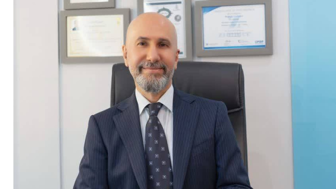 چرا کلینیک دندانپزشکی دکتر فولادگر کیفیت درمان متفاوتی ارائه می دهد؟