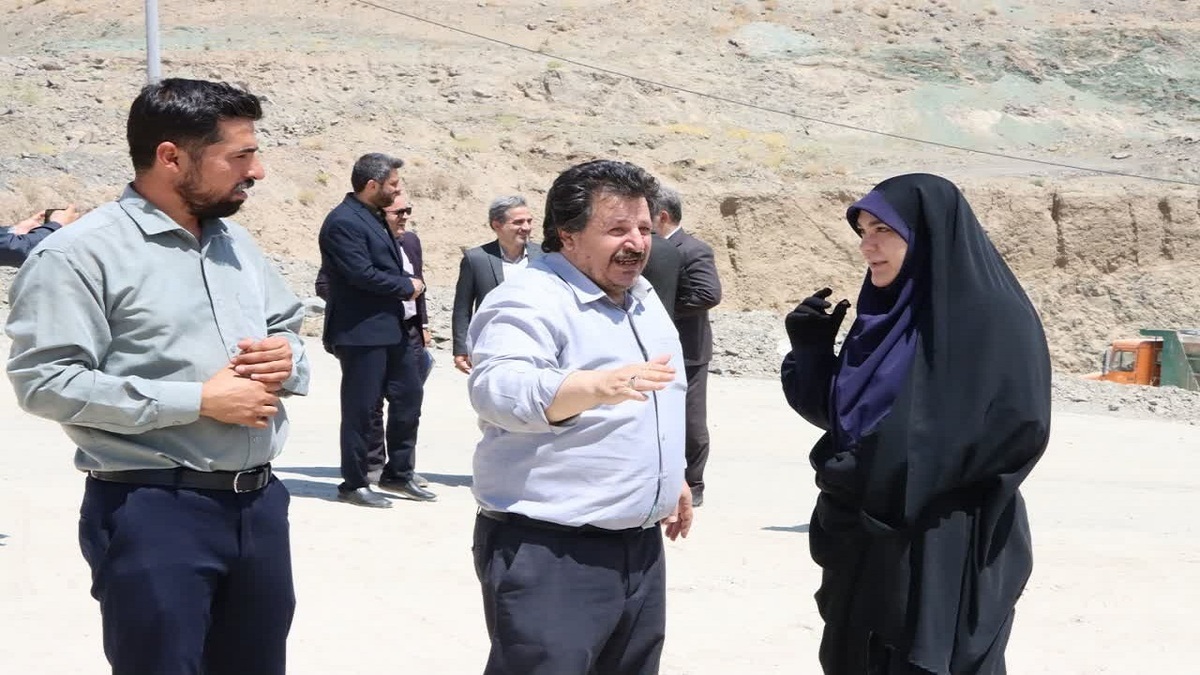 باشگاه خبرنگاران -تأکید مدیرکل محیط‌زیست قم بر رفع فوری آلودگی معدن باریت روستای زیزگان