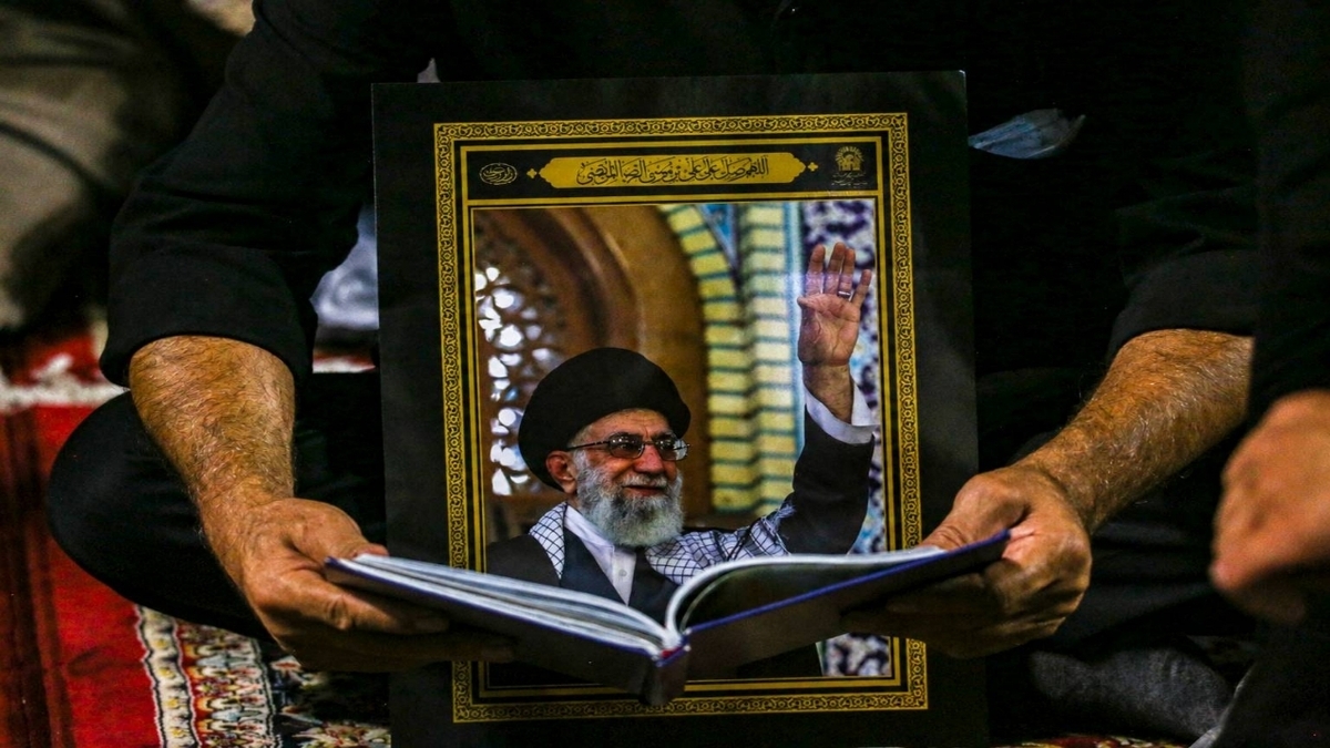 باشگاه خبرنگاران -نقش معنوی دعا و ذکر در استواری قلب‌ها براساس رهنمودهای رهبر شهید