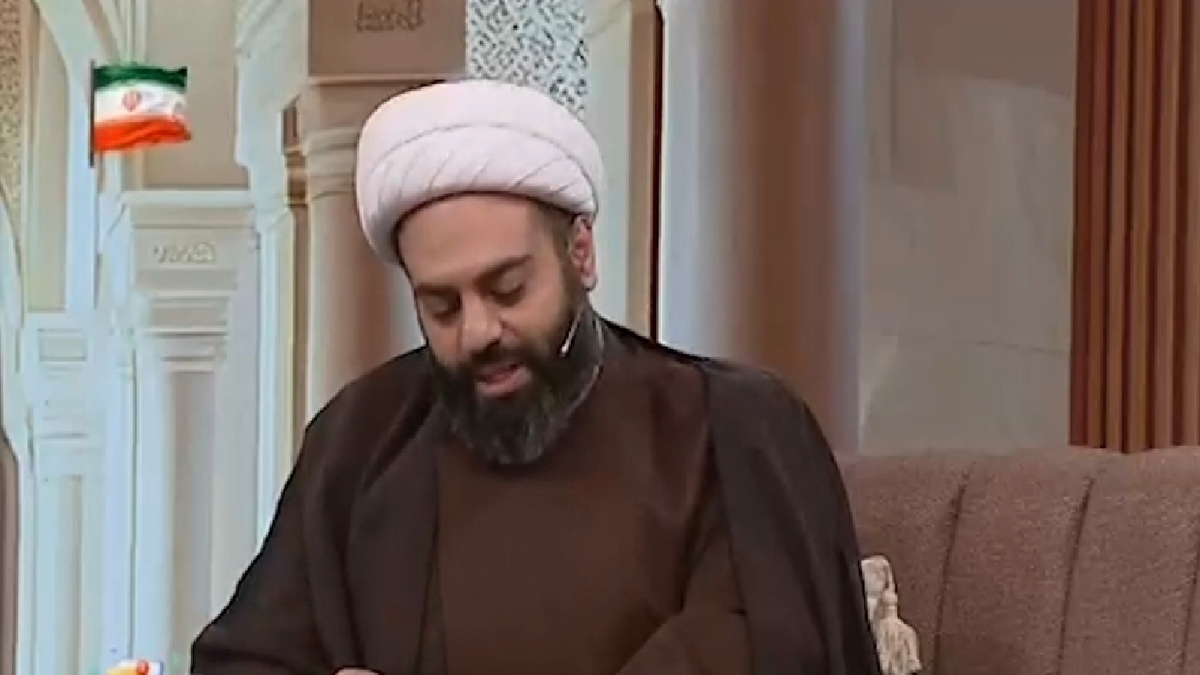 حکایت کسی که حتی از خانواده مذهبی خود هم خجالت می‌کشید + فیلم