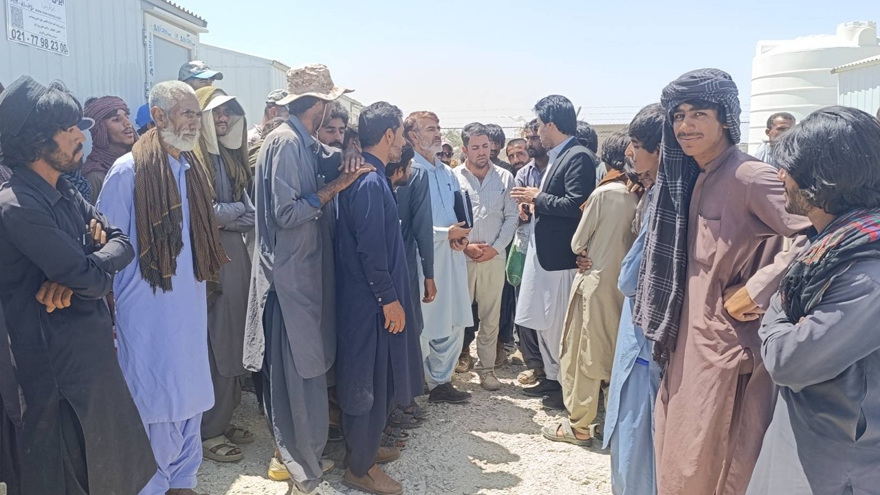 مطالبات کارگران بومی پروژه نیروگاه خورشیدی سراوان در مسیر پیگیری