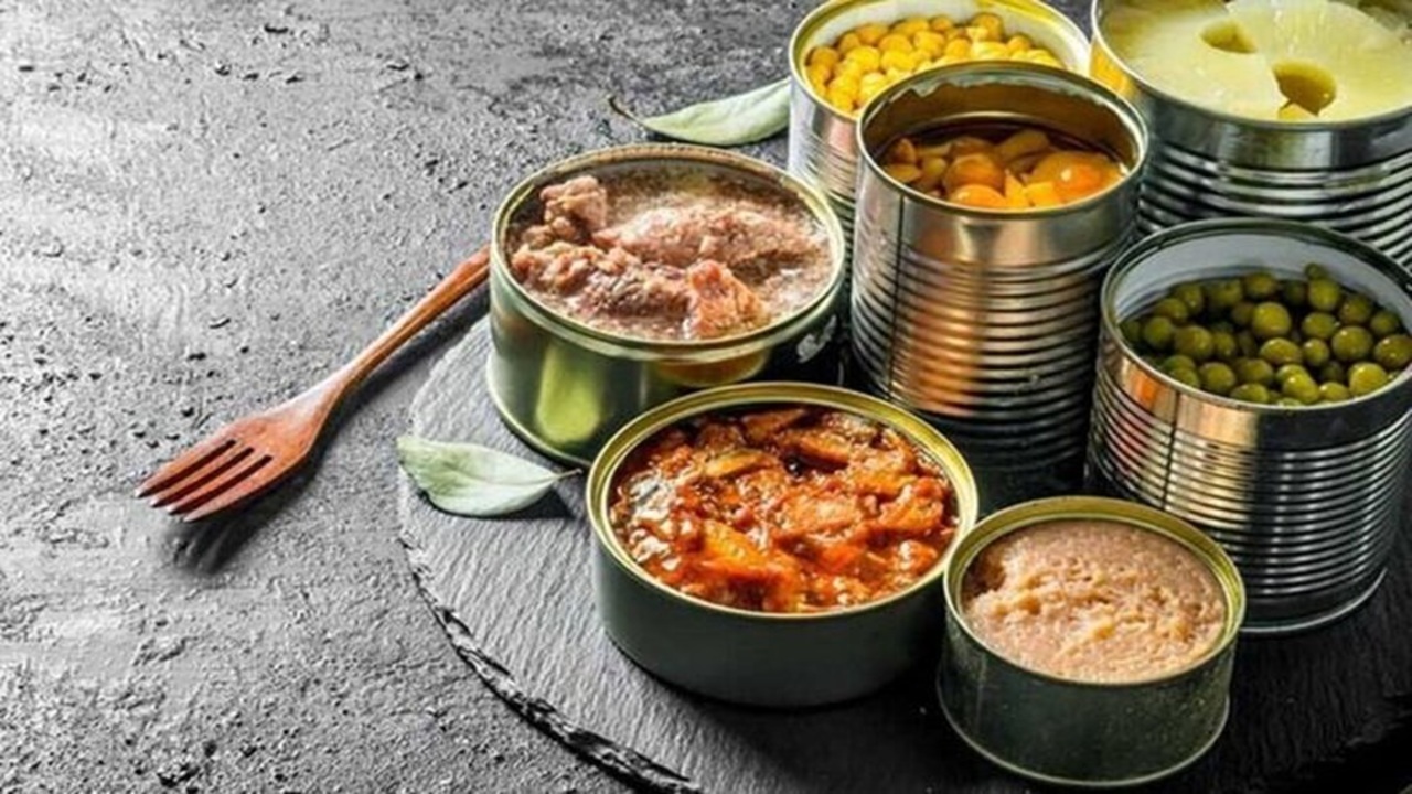 کنسرو را یک‌بار بجوشانیم و چند روز نگه داریم؟ پاسخ مهم درباره خطر بوتولیسم
