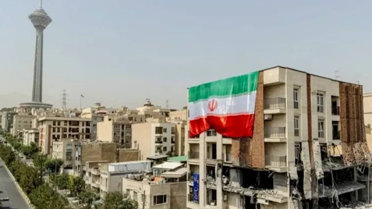 باشگاه خبرنگاران -بازسازی زندگی و خرید لوازم خانگی با اعتبار طرح مهراد؛ همکاری «انتخاب من» و بنیاد علوی
