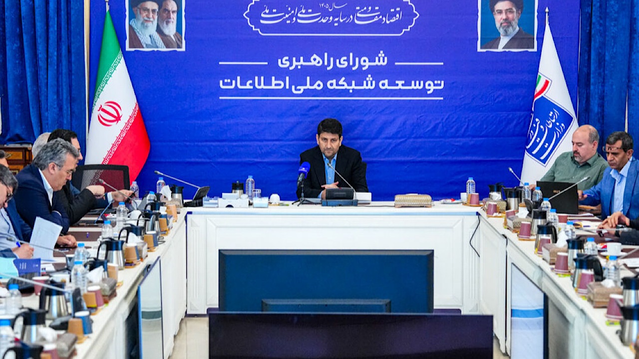 وزیر ارتباطات: مخالف ایجاد انحصار در حوزه فضای مجازی هستیم