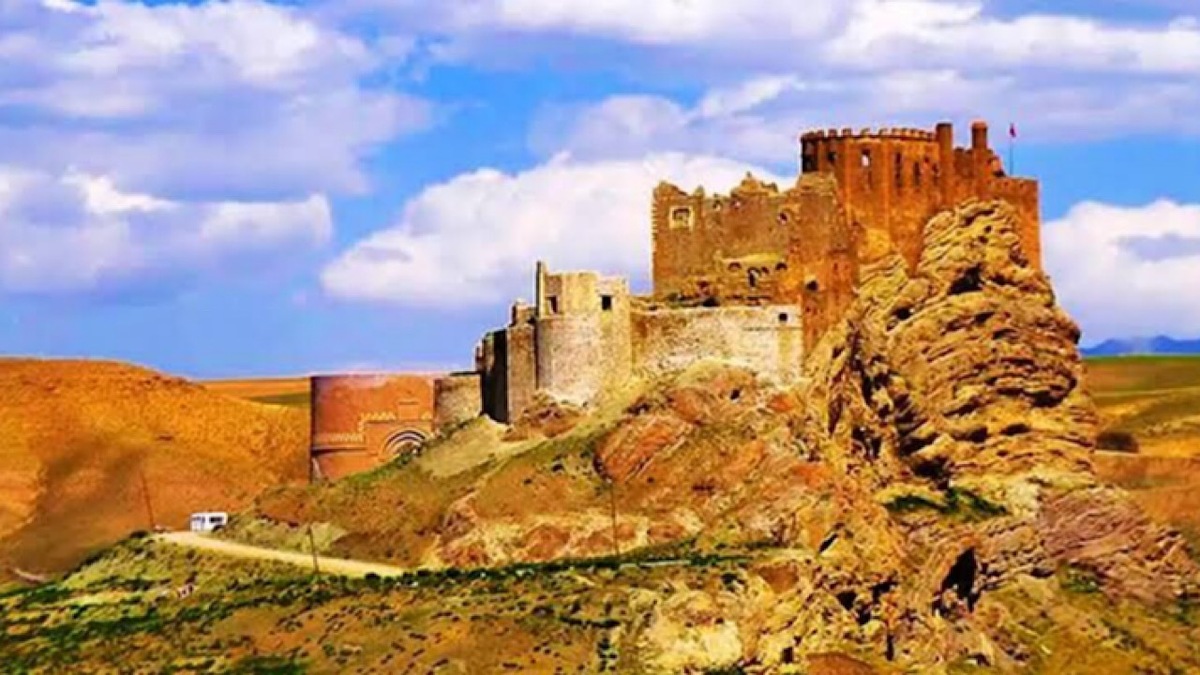 باشگاه خبرنگاران -وزیر میراث‌فرهنگی: ثبت‌جهانی الموت نمادی از تداوم هویت تمدنی ایران است