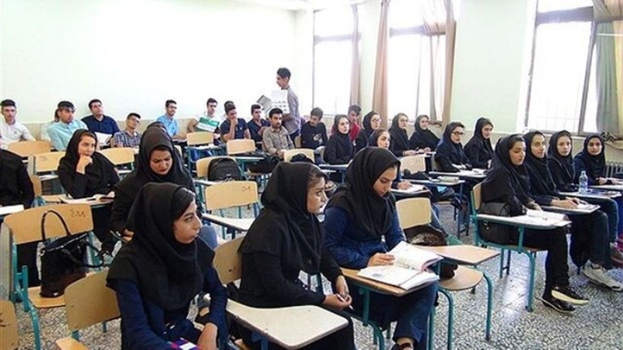 دانشجویان برتر همچنان در انتظار بکارگیری جذب نیرو در دانشگاه فرهنگیان