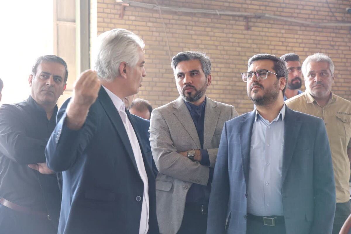 باشگاه خبرنگاران -شهرداری شیراز پای کار حمایت از صنعت بومی در حوزه حمل‌ونقل