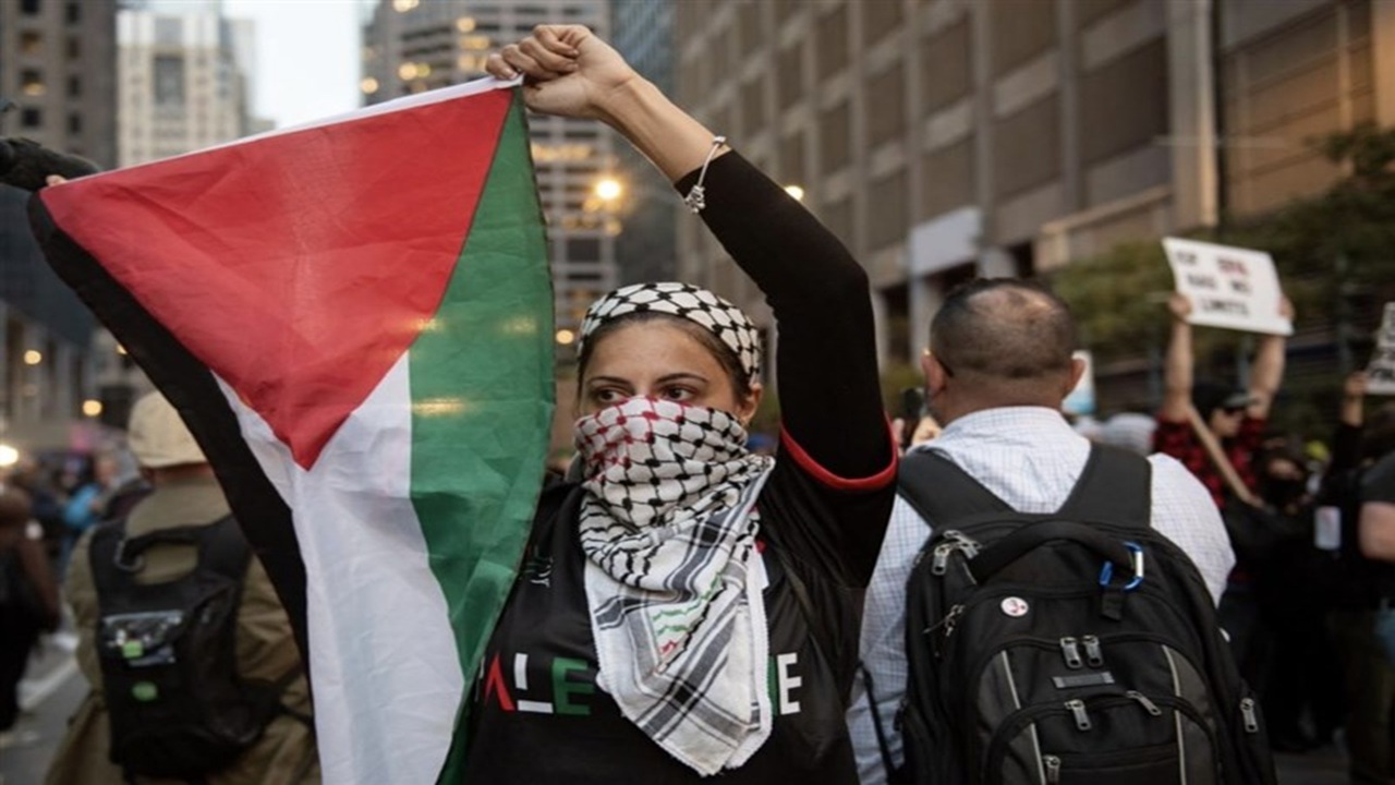 تجمع حامیان فلسطین در واشنگتن همزمان با دیدار ترامپ و نتانیاهو + فیلم