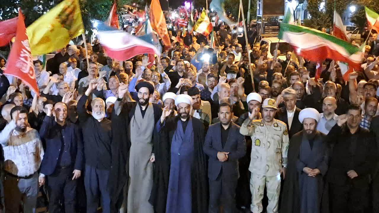 قابی از حماسه آفرینی مردم انقلابی خوی در تجمعات شبانه + عکس