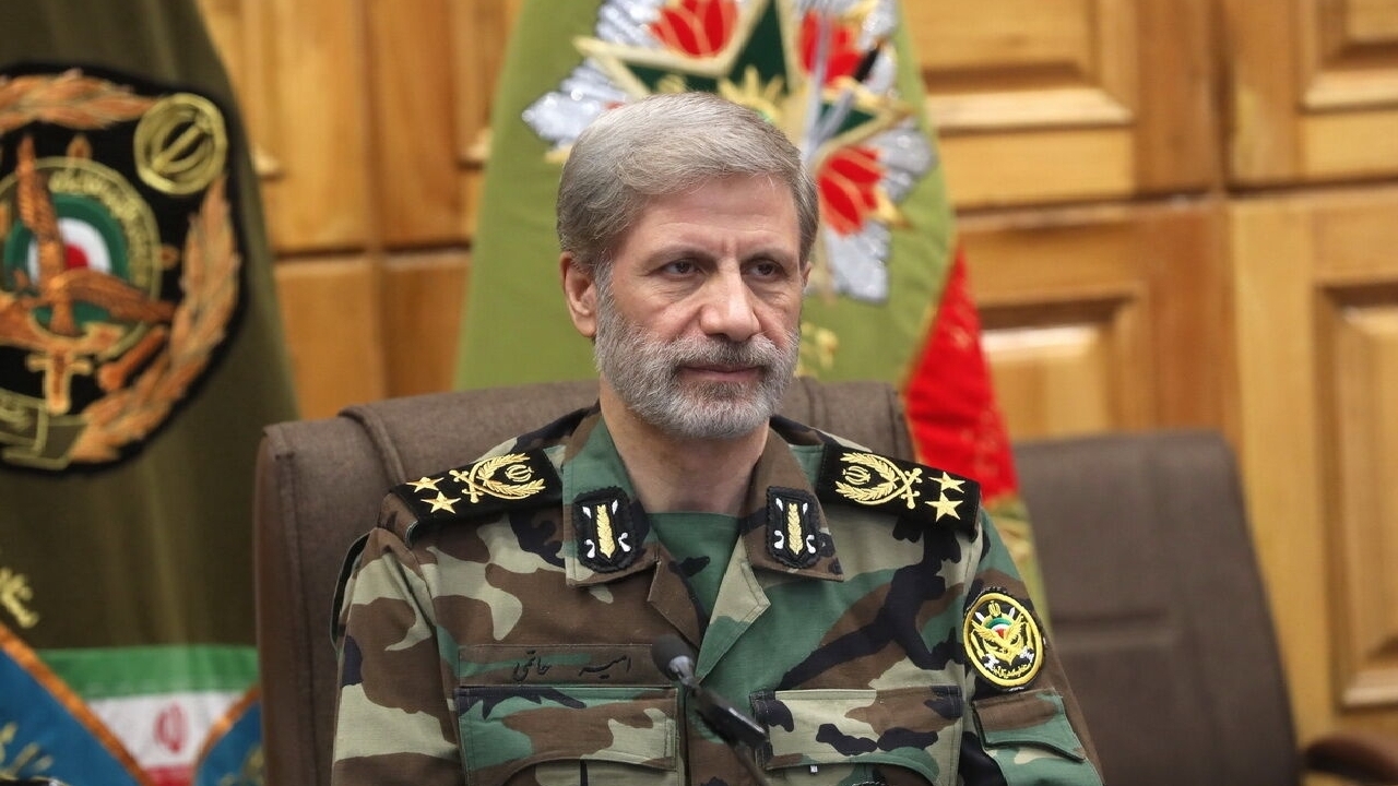 فرمانده کل ارتش: تا آخرین نفس از خاک پاک ایران و استقلال آن در مقابل متجاوزان دفاع می‌کنیم