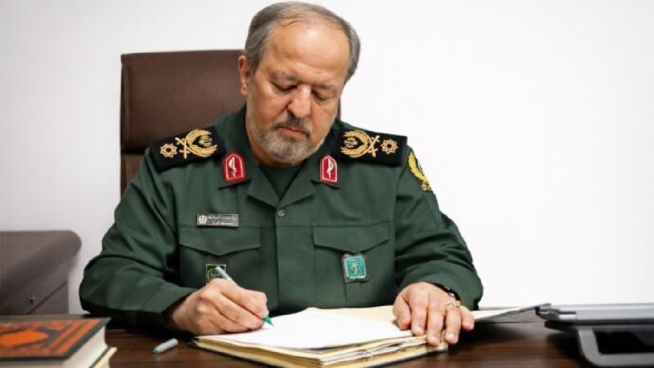 سرپرست وزارت دفاع: خون شهدای اقتدار، توان بازدارندگی ایران را استوارتر از گذشته خواهد کرد