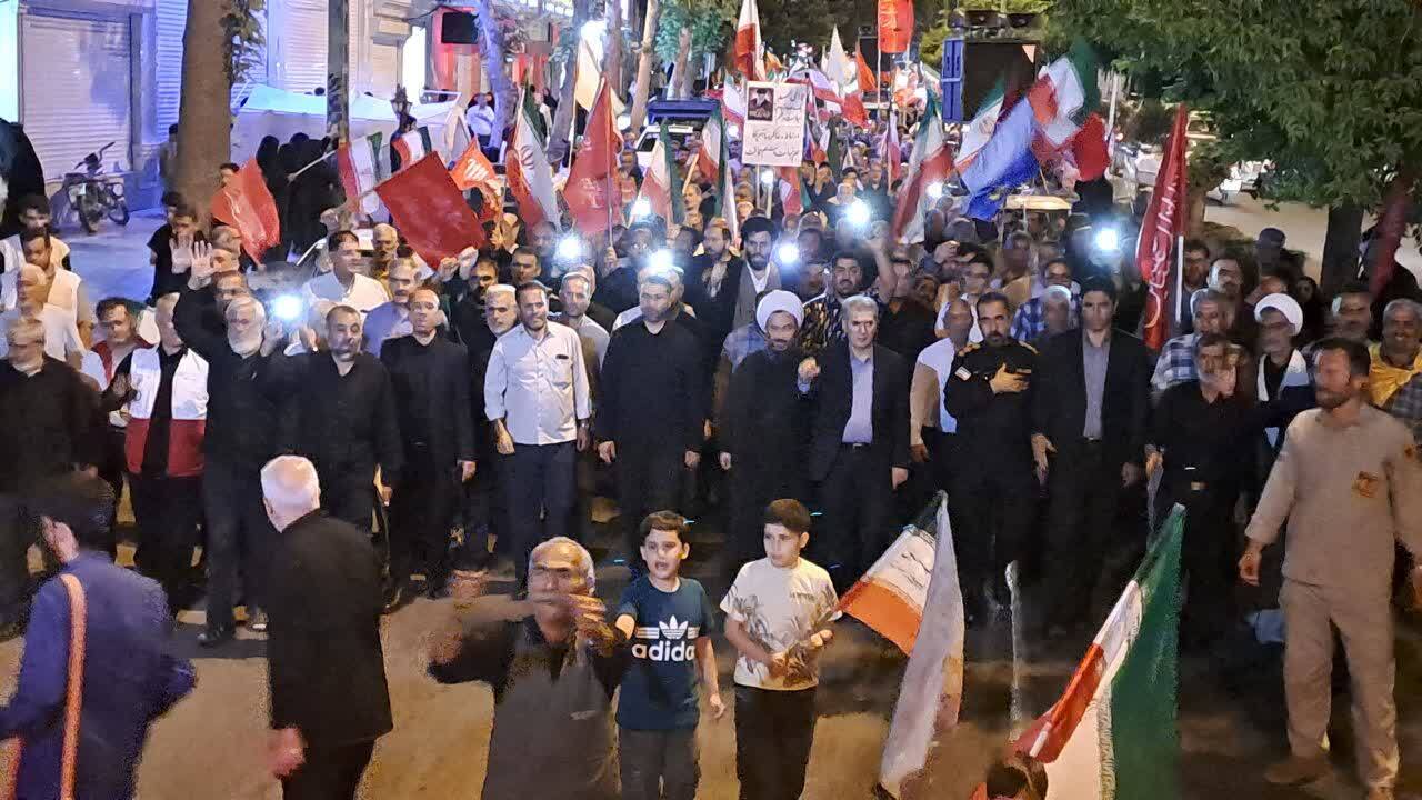 تجمع خونخواهی رهبر شهید انقلاب به سبک مردم انقلابی خوی تجمع خونخواهی رهبر شهید انقلاب به سبک مردم انقلابی خوی