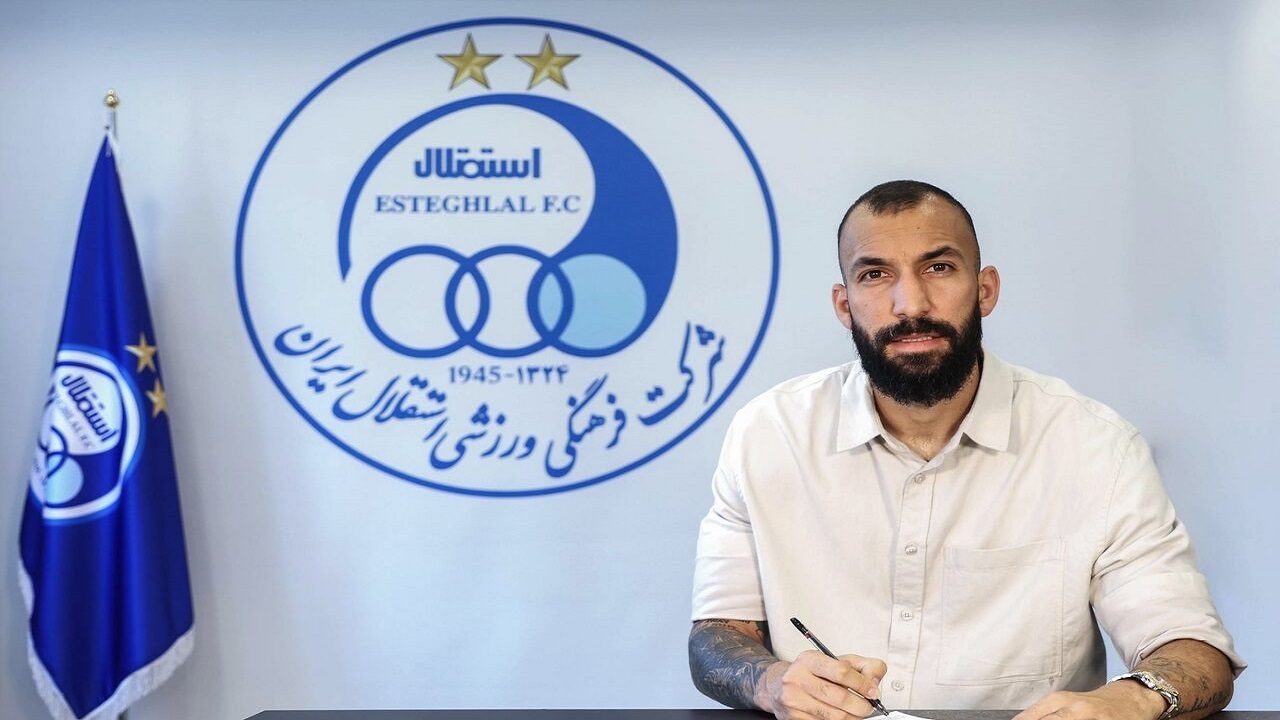 چشمی قرارداد خود را با استقلال تمدید کرد