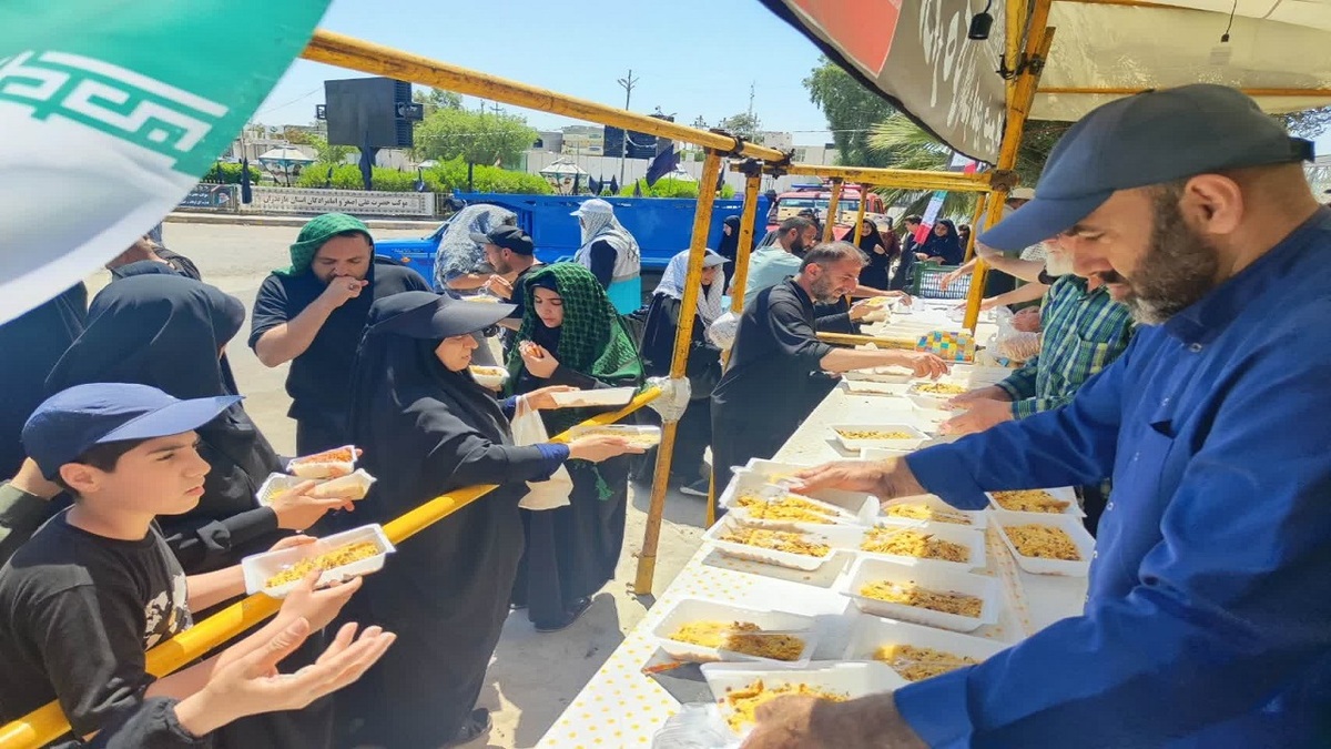 باشگاه خبرنگاران -توزیع روزانه ۵ هزار پرس غذای گرم بین زائران حسینی در موکب اوقاف مازندران