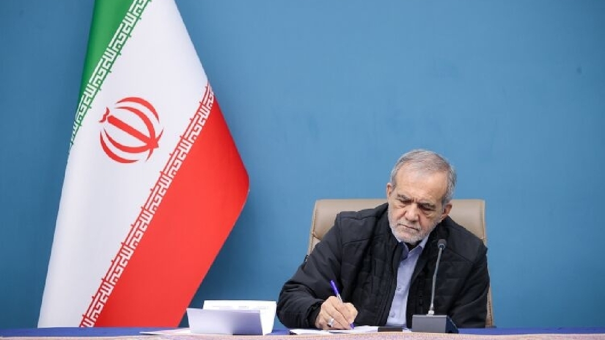 باشگاه خبرنگاران -پزشکیان: دولتمردان شهید در سپهر نظام حکمرانی ایران جاودانه خواهند ماند