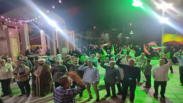 ۱۷۵ شب ایستادگی مردم انقلابی خاورشهر در ایستگاه اقتدار و همدلی ۱۷۵ شب ایستادگی مردم انقلابی خاورشهر در ایستگاه اقتدار و همدلی