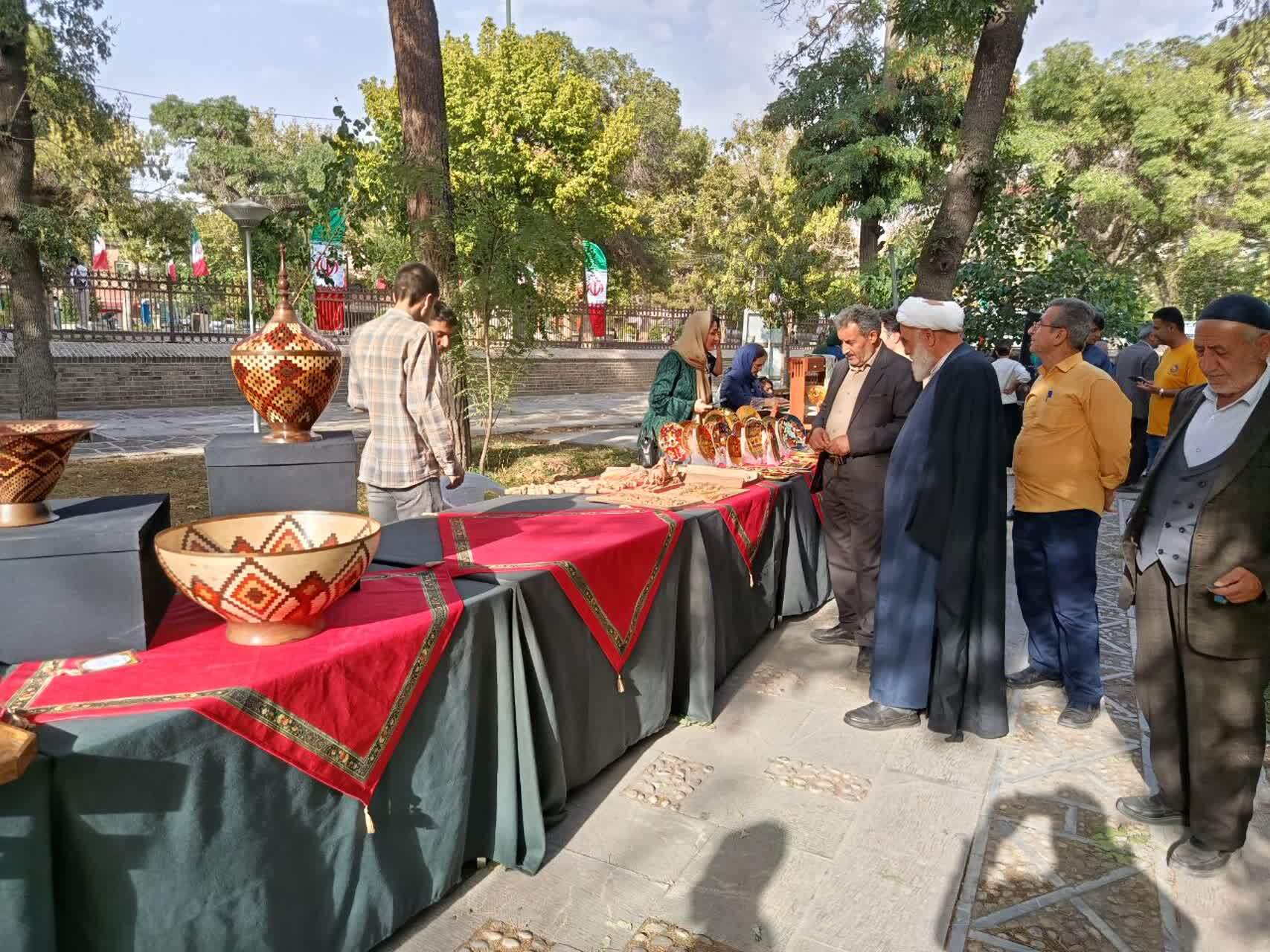 مراسم گرامیداشت روز قزوین از لنز دوربین شهروندخبرنگار مراسم گرامیداشت روز قزوین از لنز دوربین شهروندخبرنگار