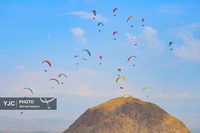 مسابقات آزاد کشوری پاراگلایدر در مرند
