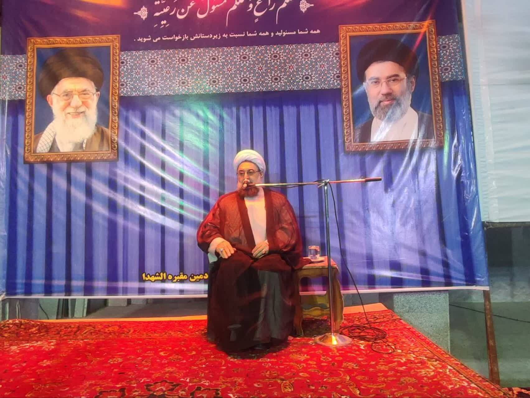 روایتی از دلدادگی مردم خاورشهر در میدان مقاومت روایتی از دلدادگی مردم خاورشهر در میدان مقاومت + عکس
