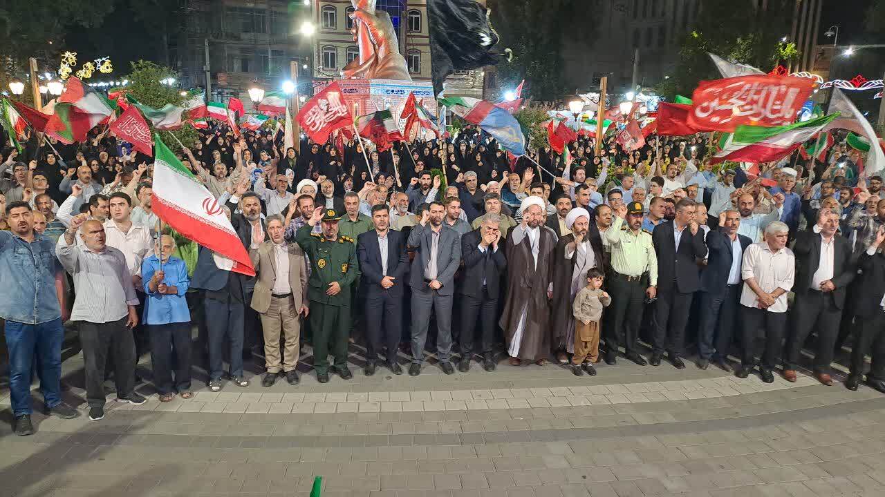 گوشههایی از تجمع مردم انقلابی خوی در میدان مقاومت گوشههایی از تجمع مردم انقلابی خوی در میدان مقاومت