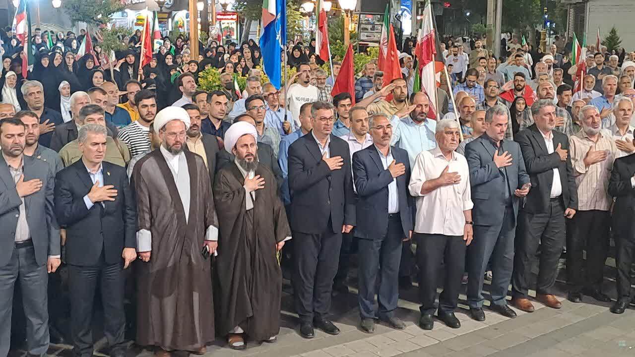تجمع مردم انقلابی خوی در میدان مقاومت تجمع مردم انقلابی خوی در میدان مقاومت