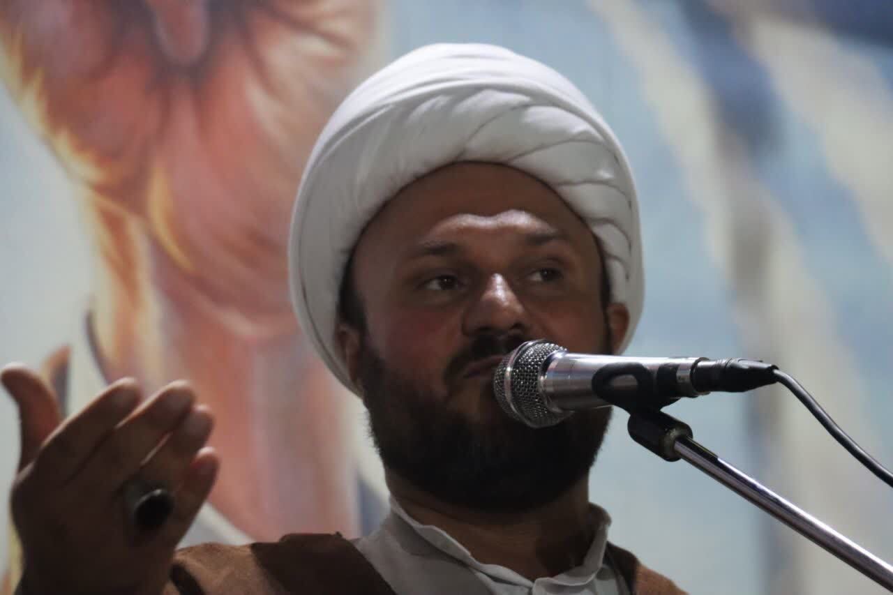 نمایی از تجمعات غرور آفرین ماهدشتیها در میدان مقاومت نمایی از تجمعات غرور آفرین ماهدشتیها در میدان مقاومت می