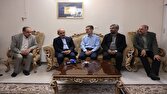 بررسی جامع: جبلی به دیدار خانواده شهید عرفان کشاورزکیا در قزوین رفت؛ خون شهدا چراغ راه پیشرفت | باشگاه خبرنگاران جوان - کد aee5