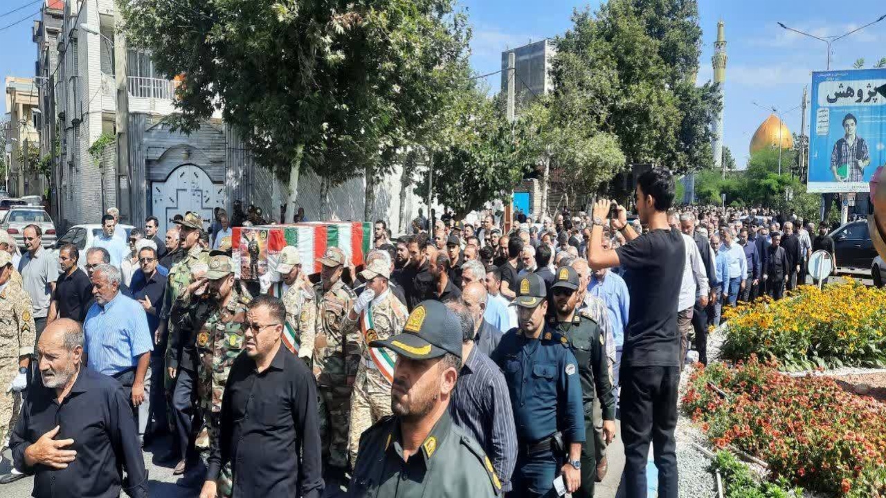 تشییع و تدفین پیکر پاک جناب سروان امیر درستی در گلزار شهدای شهرستان خوی + تصاویر