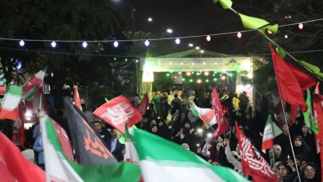 ایستادگی مردم انقلابی ماهدشت مقابل دشمنان در میدان مقاومت + عکس