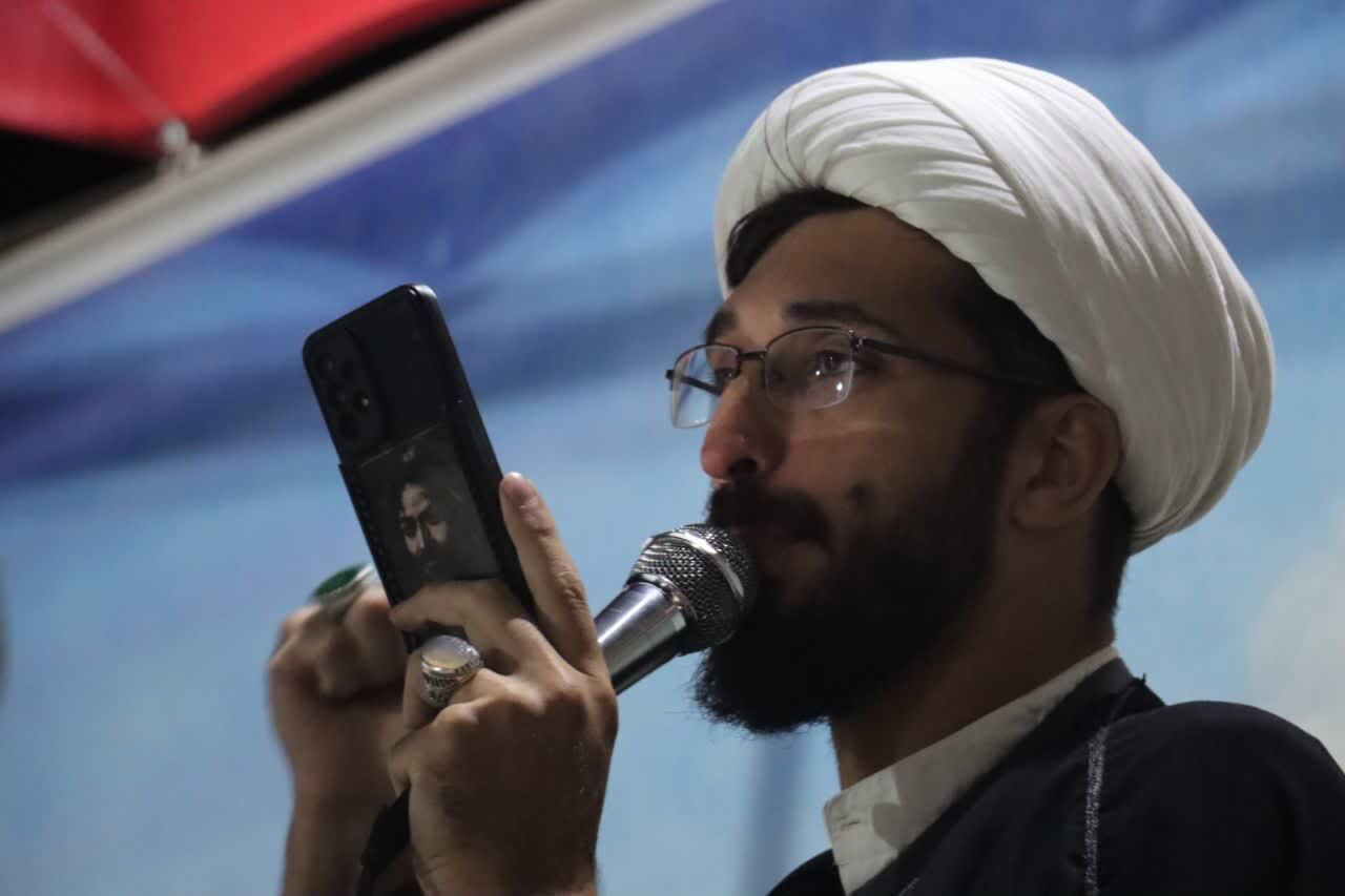 ایستادگی مردم انقلابی ماهدشت مقابل دشمنان در میدان مقاومت ایستادگی مردم انقلابی ماهدشت مقابل دشمنان در میدان مقاومت