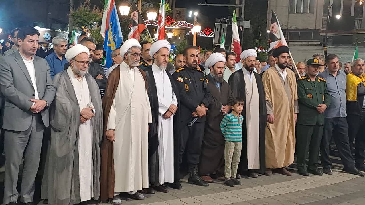 گزارش تصویری از اجتماع مردمی خوی در خونخواهی رهبر شهید امت گزارش تصویری از اجتماع مردمی خوی در خونخواهی رهبر شهید امت