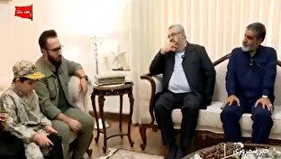 اعضای دفتر حفظ و نشر آثار رهبر شهید انقلاب مهمان خانواده شهید علیرضا تنگسیری + فیلم