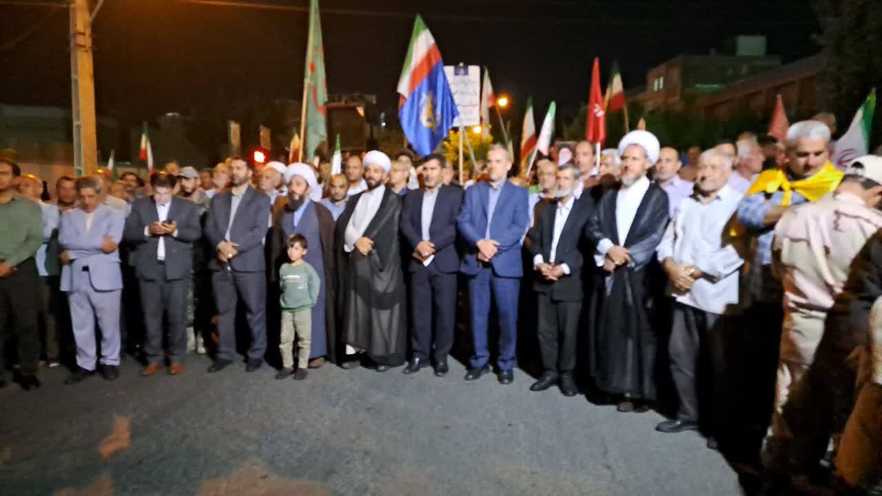 صحنه حماسی از حضور مردم خوی در میدان مقاومت + عکس
