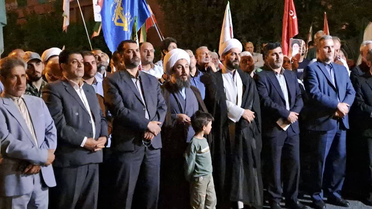 صحنه حماسی از حضور مردم خوی در میدان مقاومت