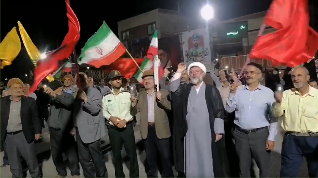 اجتماع امت انقلابی شهر دیباج در شب‌های اقتدار + فیلم