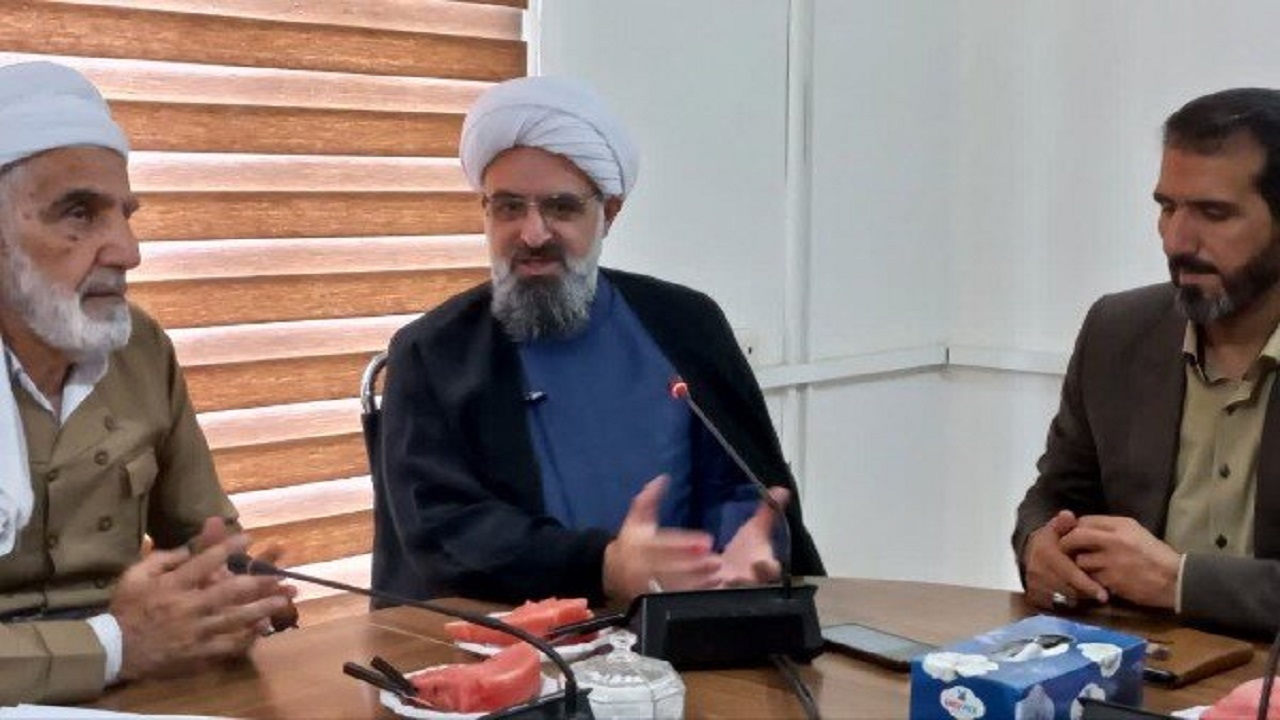 حفظ وحدت ملی از مهم‌ترین مصادیق معروف است