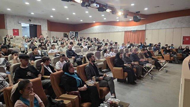 تحلیل خبر: بخشی از آسیب‌های اجتماعی نتیجه نحوه استفاده از شبکه‌های اجتماعی است | باشگاه خبرنگاران جوان - کد 81af
