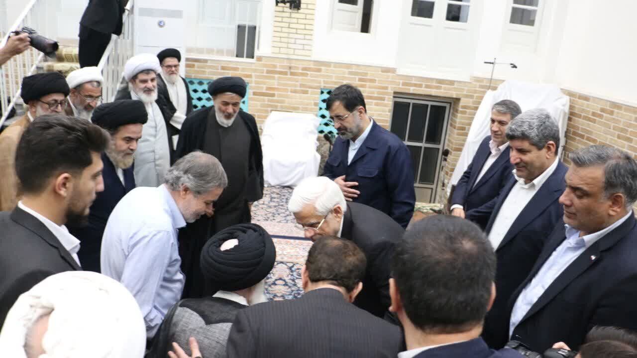 دیدار عارف با علما و مراجع تقلید در قم دیدار عارف با علما و مراجع تقلید در قم