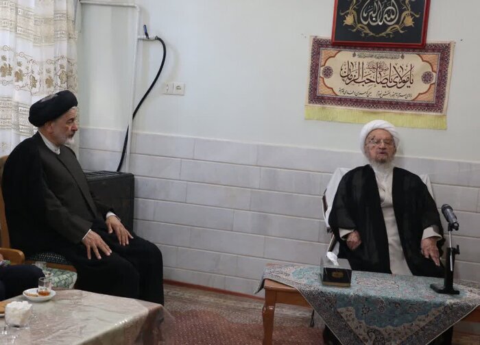 دیدار عارف با علما و مراجع تقلید در قم دیدار عارف با علما و مراجع تقلید در قم