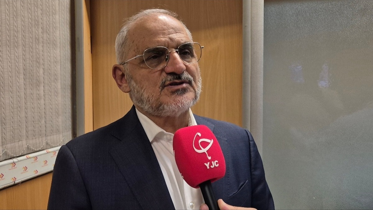 رئیس‌دفتر رئیس‌جمهور: آنچه فعلا در مورد بنزین قطعی است، کاهش سهمیه‌هاست + فیلم