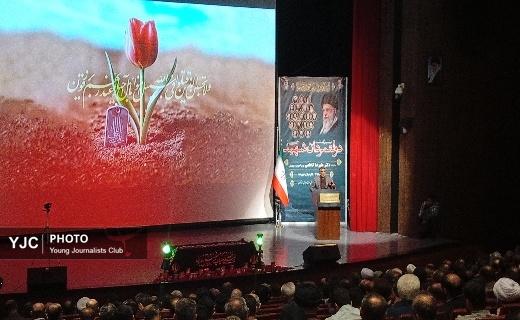 آغاز مراسم بزرگداشت دولتمردان شهید در رشت +فیلم و عکس
