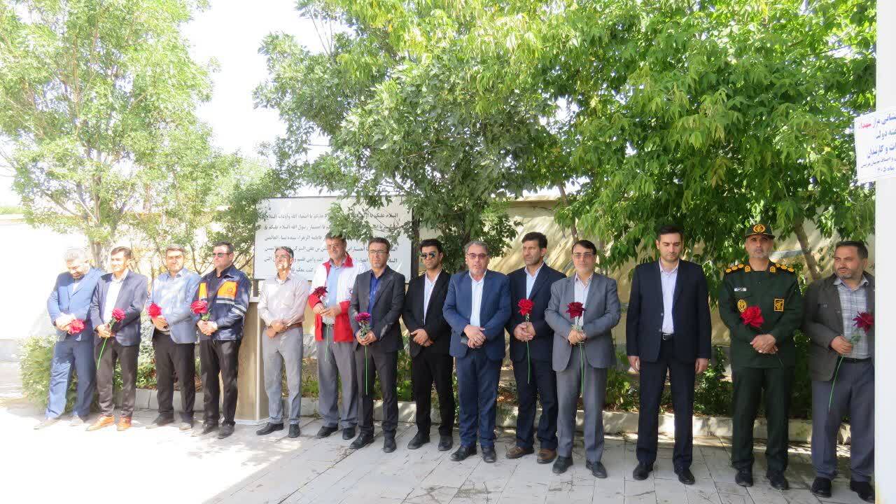 گزارش تصویری از عطرآگین شدن گلزار شهدای هریس گزارش تصویری از عطرآگین شدن گلزار شهدای هریس