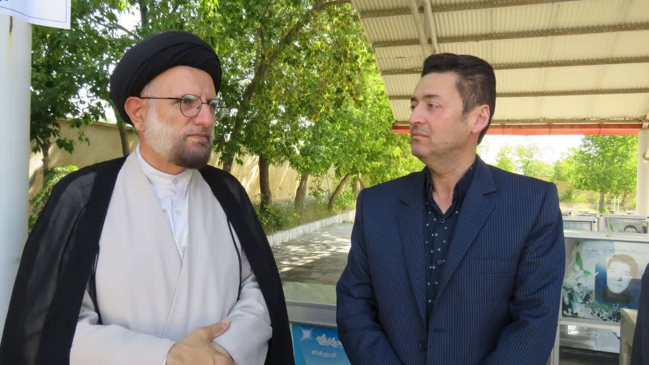 گزارش تصویری از عطرآگین شدن گلزار شهدای هریس گزارش تصویری از عطرآگین شدن گلزار شهدای هریس