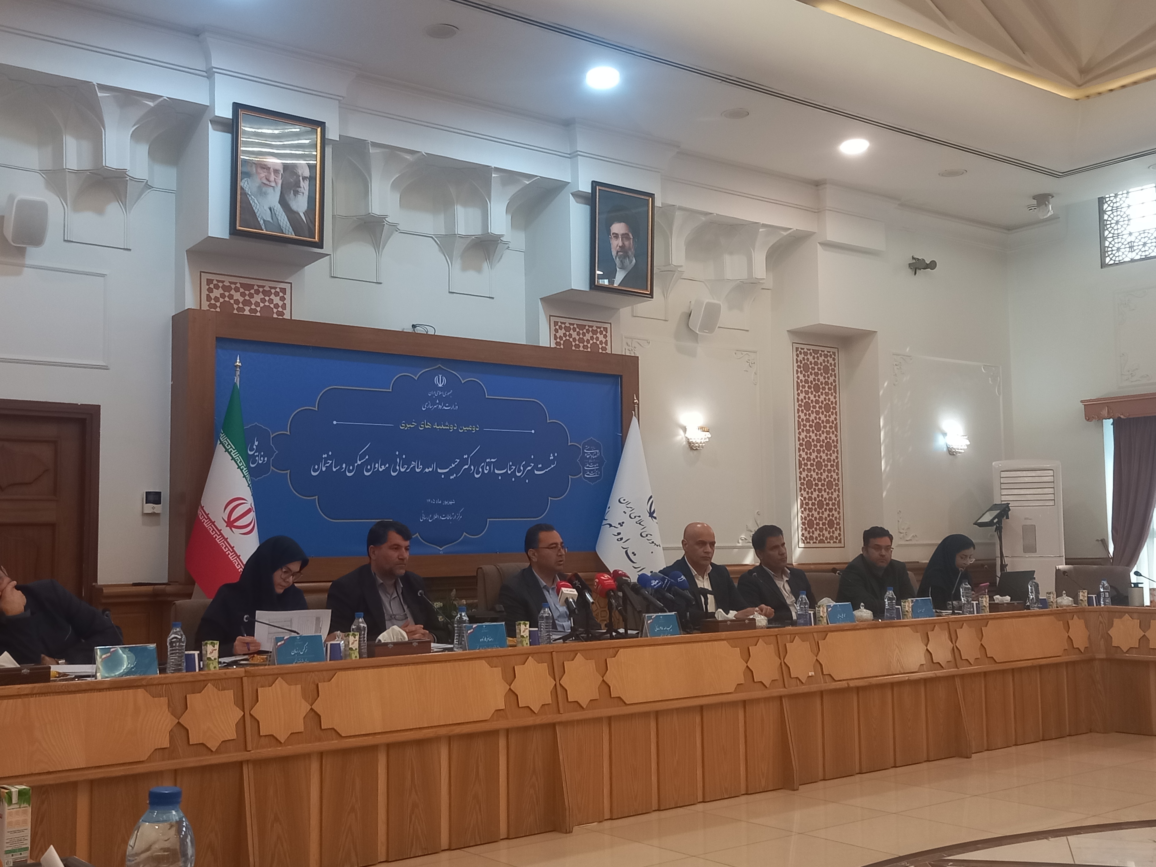 بیش از ۱۶۰ هزار واحد از ۸۵۰ هزار واحد مسکن هنوز آغاز نشده بود