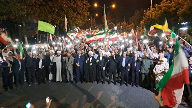 تداوم ایستادگی مردم انقلابی خوی در میدان مقاومت تداوم ایستادگی مردم انقلابی خوی در میدان مقاومت