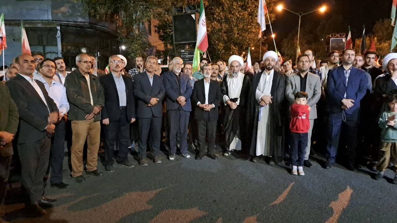 تداوم ایستادگی مردم انقلابی خوی در میدان مقاومت + عکس تداوم ایستادگی مردم انقلابی خوی در میدان مقاومت + عکس
