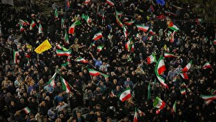 صد و نود و هشتمین حماسه؛ خیابان انقلاب خرم آباد صحنه تجلی عشق و وفاداری به قائد شهید + فیلم